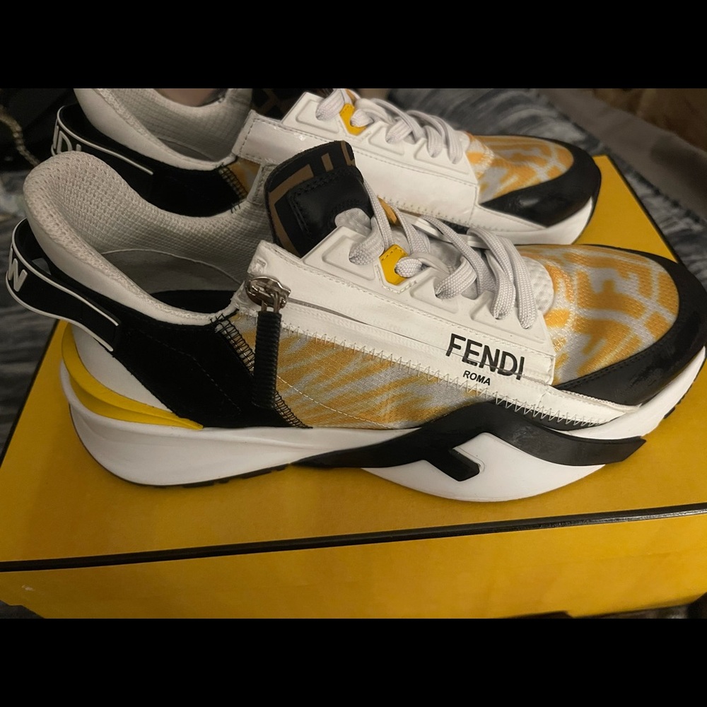 Fendi flow low top sneaker